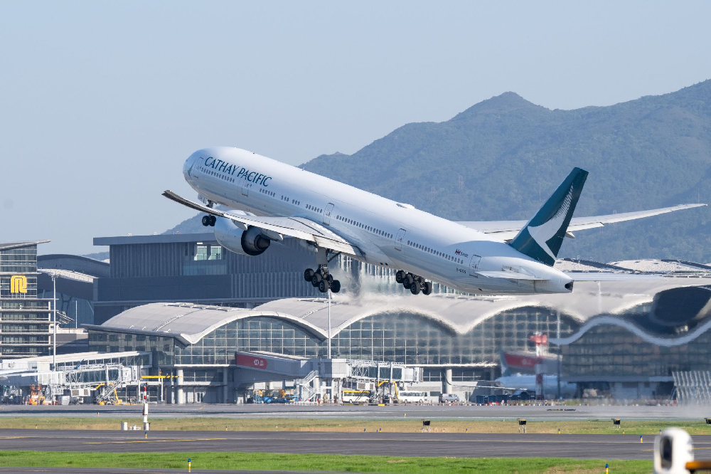 国泰航空首飞中亚，旷晨助力企业扬帆
